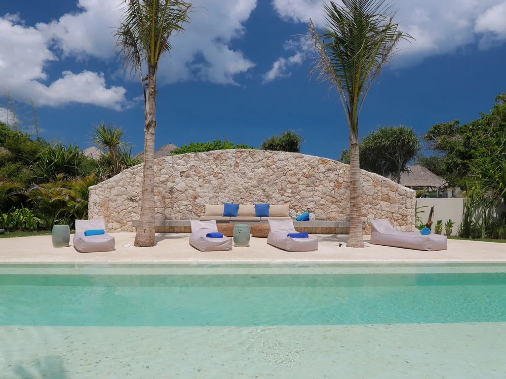 8. Villa Seascape – Poolside sunbeds Villa Seascape - Villa Gallery