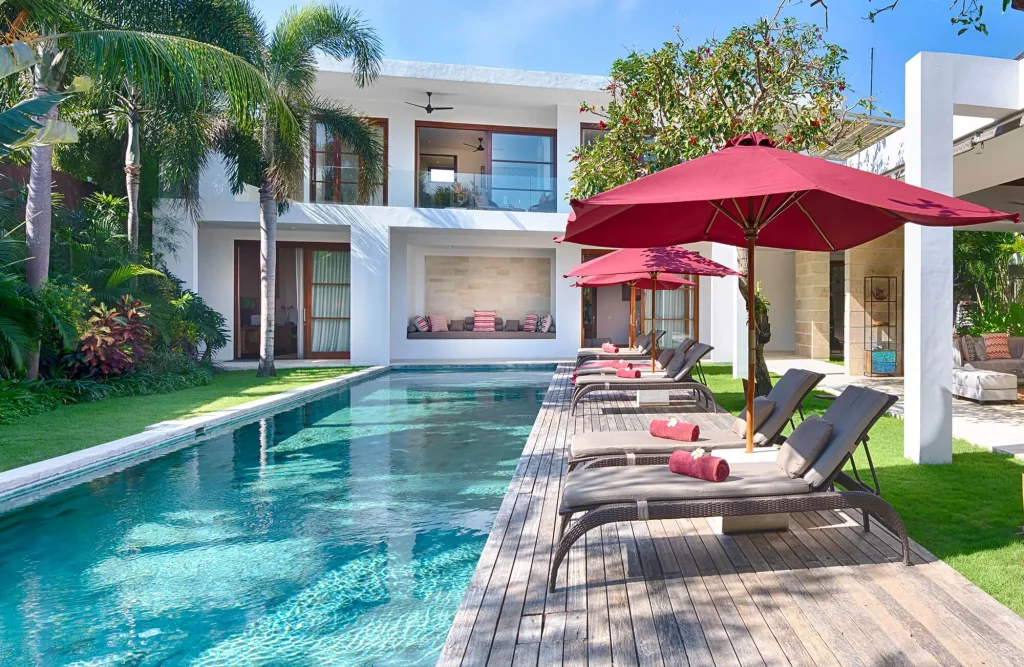 Casa Brio – Pool sun loungers Villa Casa Brio - Villa Gallery