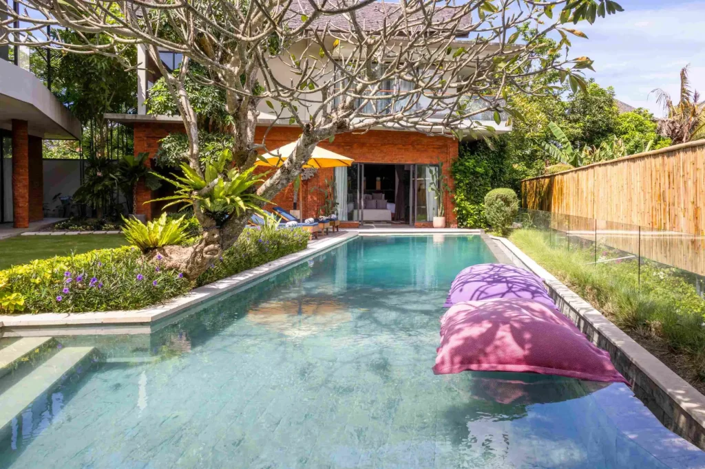 Kimaya pool bamboo fence 7_11zon Bali Villa