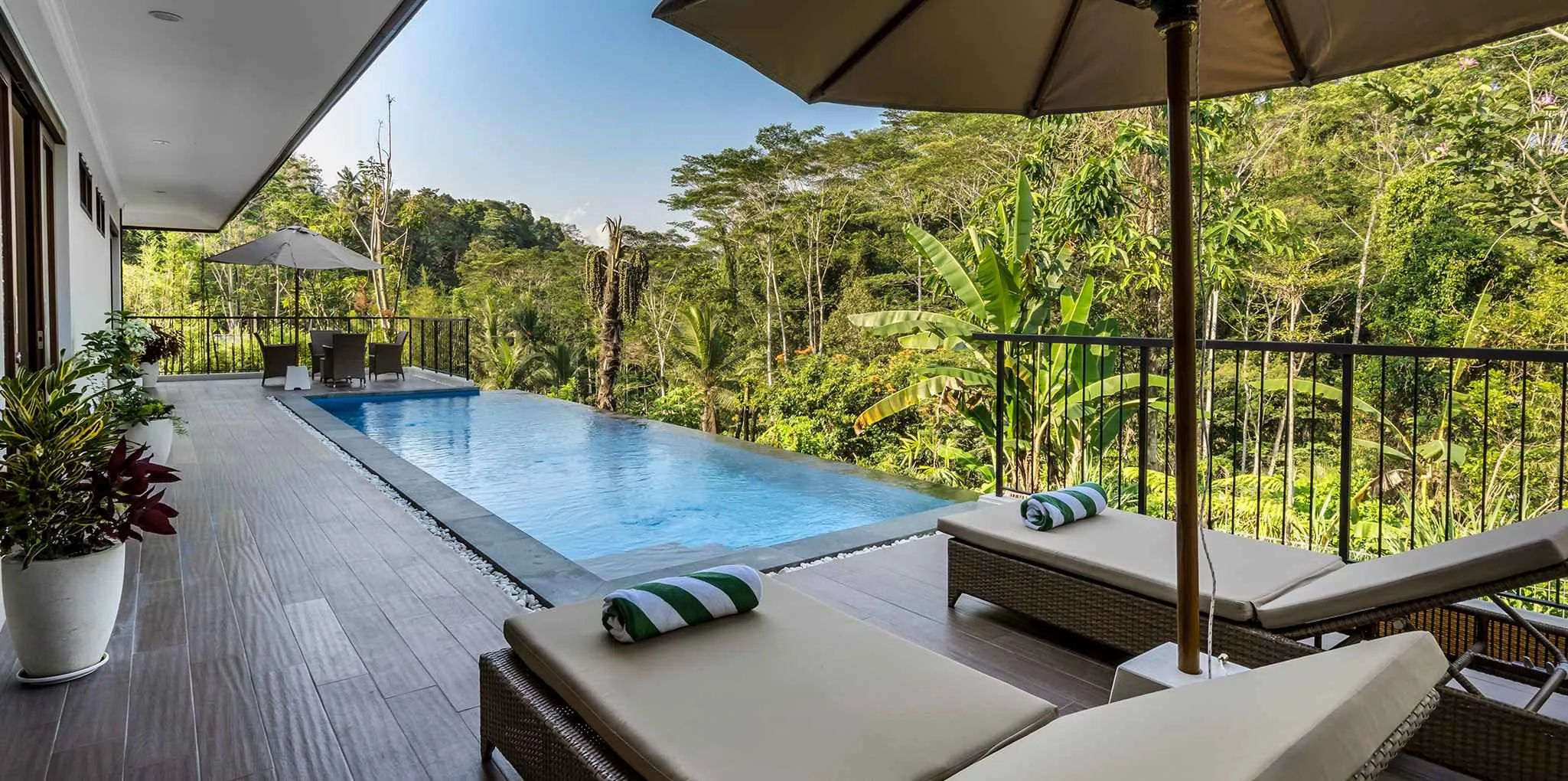 pool side villa in ubud