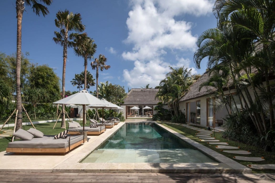 villa massilia dua pool view