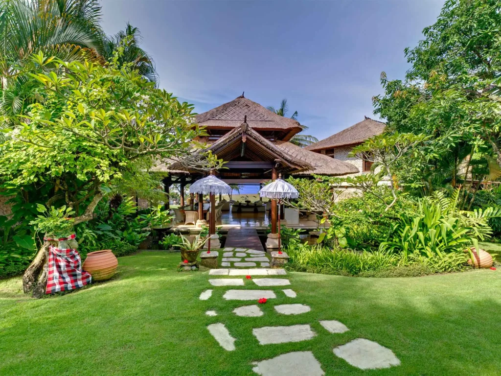 2. Villa Sungai Tinggi – Entrance_11zon Villa Sungai Tinggi - Villa Gallery